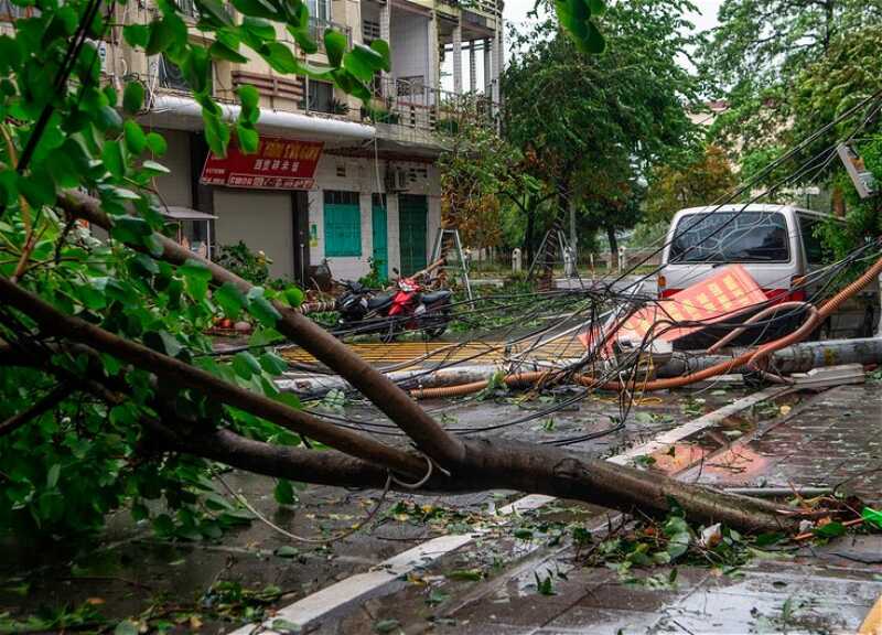 В Ханое вспыхнул пожар после супертайфуна "Яги"