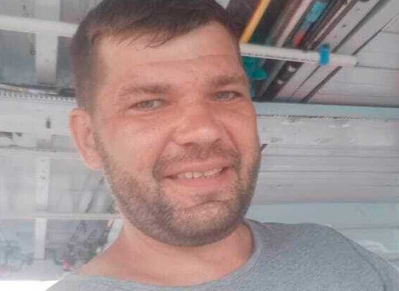 В Паттайе мужчина смертельно ранил ножом бывшего супруга своей возлюбленной и скрылся с места происшествия