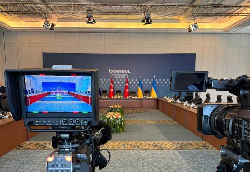 Переговоры между Украиной и Россией в Стамбуле откладываются более чем на час